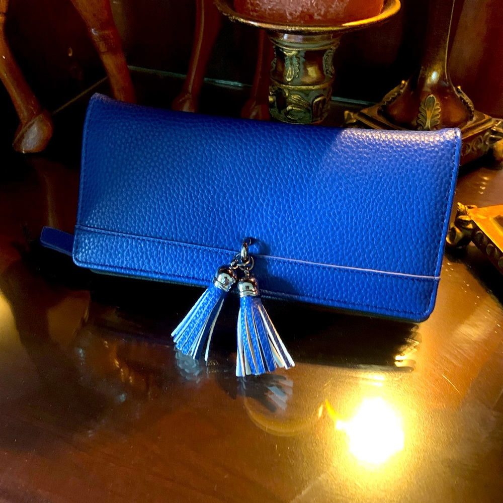 Gold Coast Tasseled Wallet - Picture 1 of 5